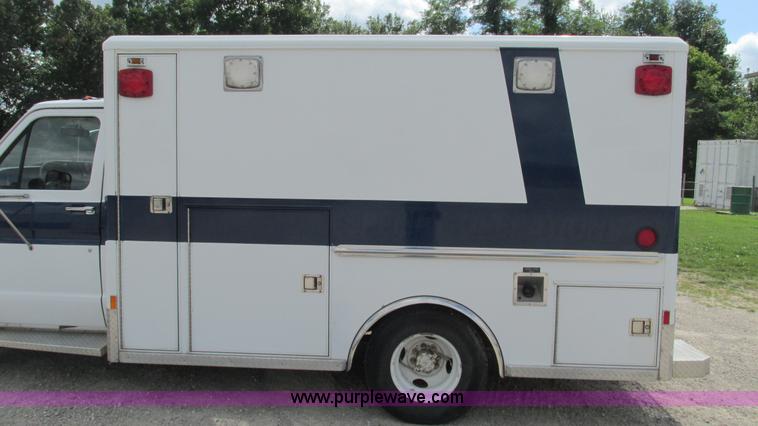 image for item I3231 1989 Ford Econoline E350 van