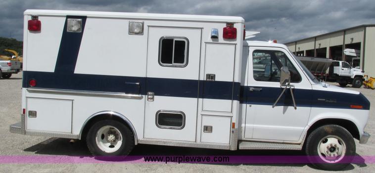 image for item I3231 1989 Ford Econoline E350 van