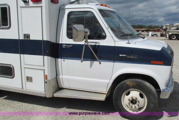 image for item I3231 1989 Ford Econoline E350 van