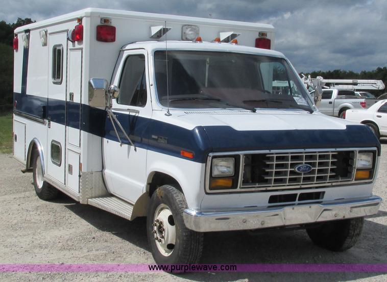 image for item I3231 1989 Ford Econoline E350 van