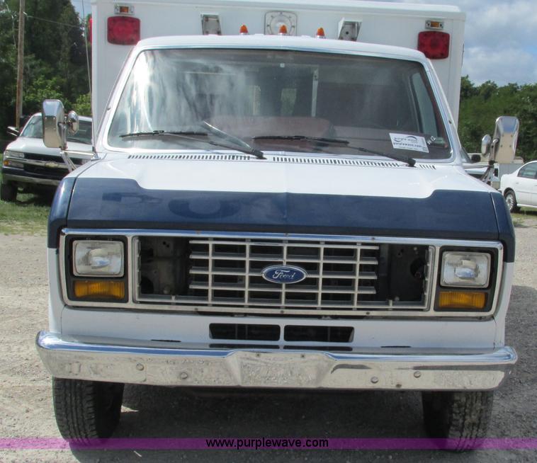 image for item I3231 1989 Ford Econoline E350 van