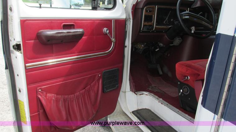 image for item I3231 1989 Ford Econoline E350 van