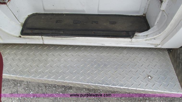 image for item I3231 1989 Ford Econoline E350 van