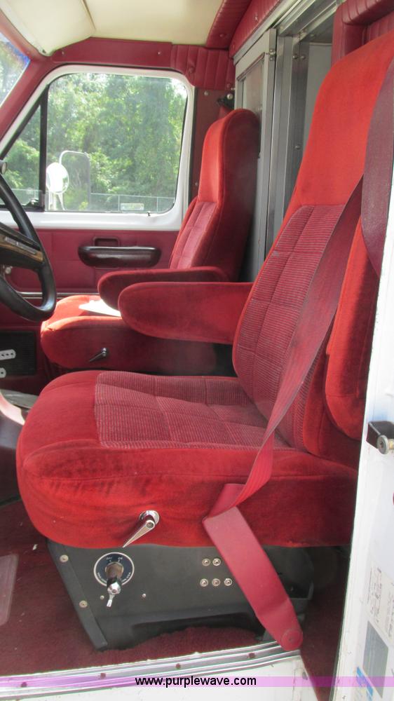 image for item I3231 1989 Ford Econoline E350 van