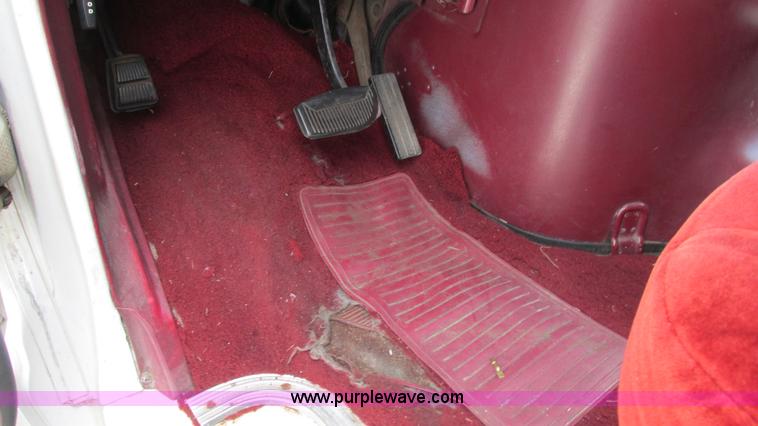 image for item I3231 1989 Ford Econoline E350 van