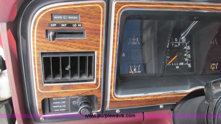 image for item I3231 1989 Ford Econoline E350 van