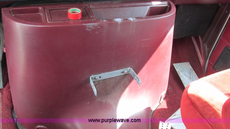 image for item I3231 1989 Ford Econoline E350 van