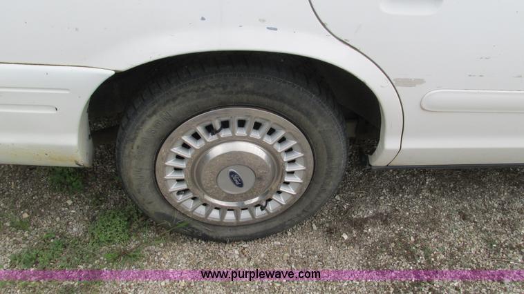 image for item I3232 2001 Ford Crown Victoria Police Interceptor