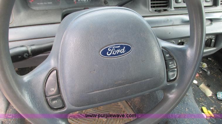 image for item I3232 2001 Ford Crown Victoria Police Interceptor