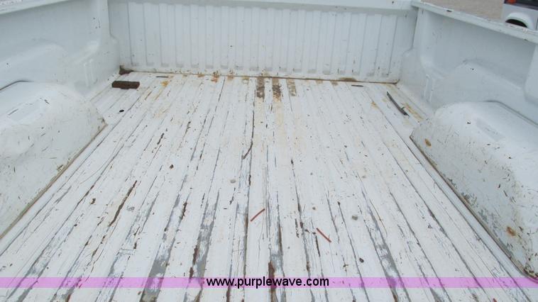 image for item I3233 2001 Dodge Ram 1500 pickup truck