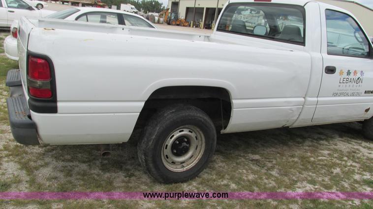 image for item I3233 2001 Dodge Ram 1500 pickup truck