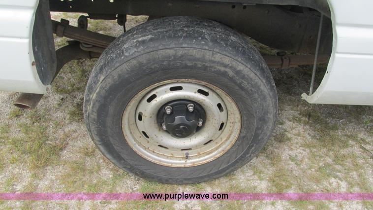 image for item I3233 2001 Dodge Ram 1500 pickup truck