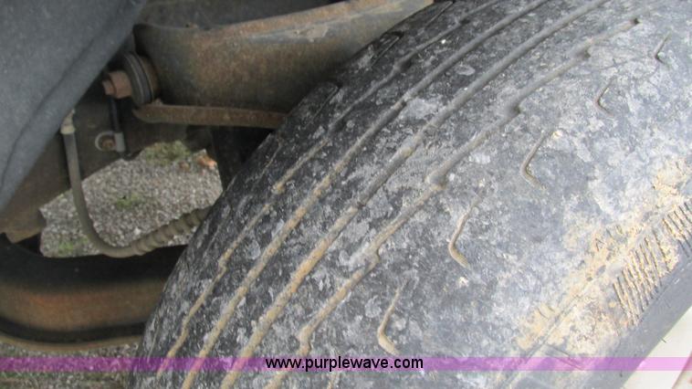 image for item I3233 2001 Dodge Ram 1500 pickup truck