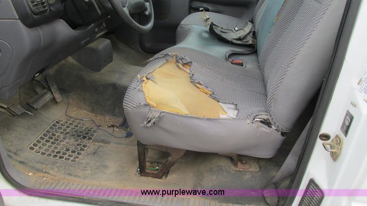 image for item I3233 2001 Dodge Ram 1500 pickup truck