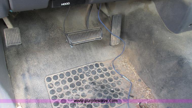 image for item I3233 2001 Dodge Ram 1500 pickup truck