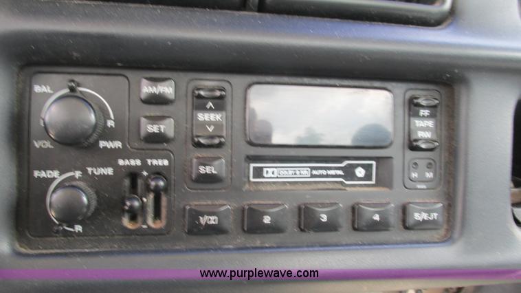 image for item I3233 2001 Dodge Ram 1500 pickup truck