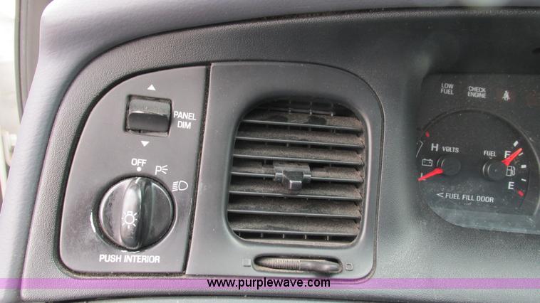 image for item I3234 2001 Ford Crown Victoria Police Interceptor