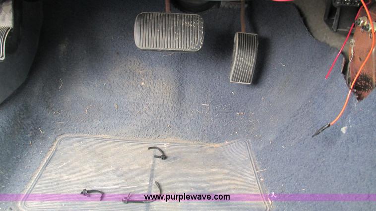 image for item I3234 2001 Ford Crown Victoria Police Interceptor