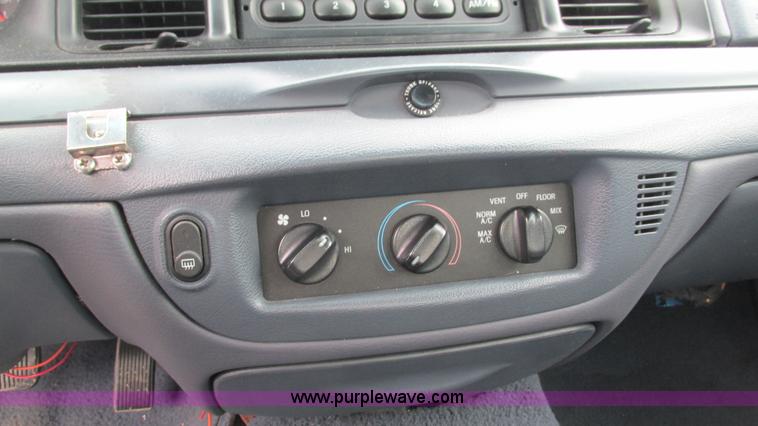 image for item I3234 2001 Ford Crown Victoria Police Interceptor