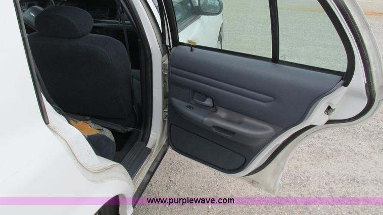 image for item I3234 2001 Ford Crown Victoria Police Interceptor