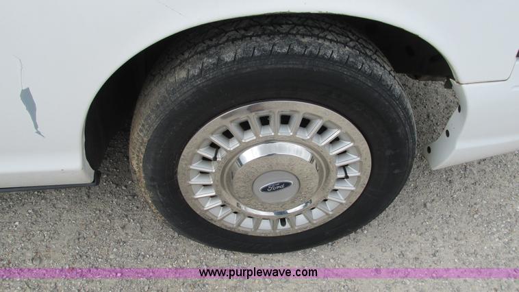 image for item I3234 2001 Ford Crown Victoria Police Interceptor