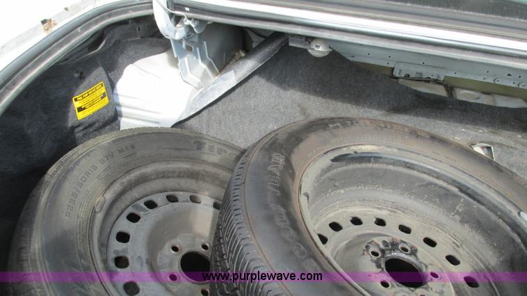 image for item I3234 2001 Ford Crown Victoria Police Interceptor