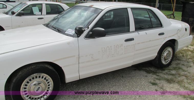 image for item I3235 2002 Ford Crown Victoria Police Interceptor