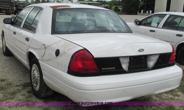 image for item I3235 2002 Ford Crown Victoria Police Interceptor