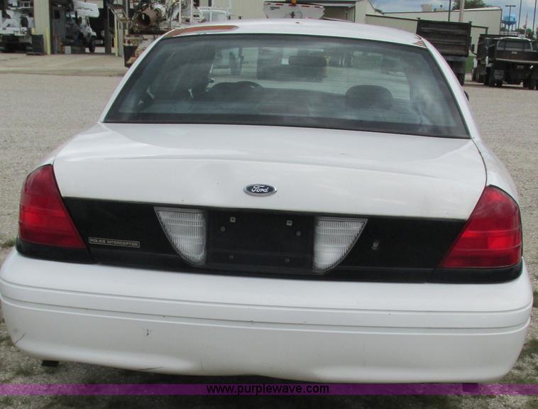 image for item I3235 2002 Ford Crown Victoria Police Interceptor