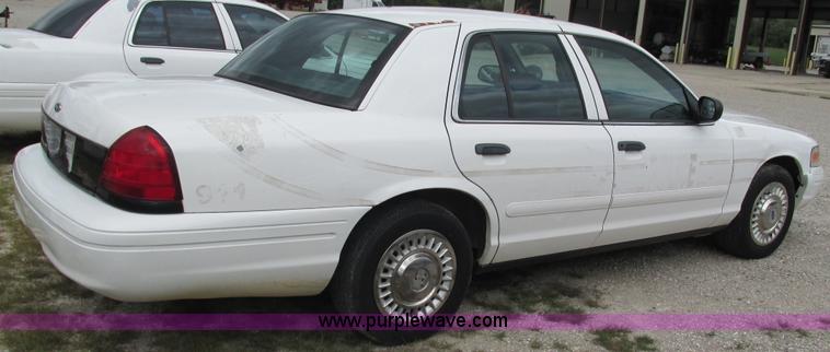 image for item I3235 2002 Ford Crown Victoria Police Interceptor
