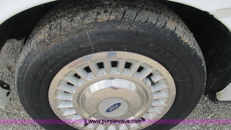 image for item I3235 2002 Ford Crown Victoria Police Interceptor