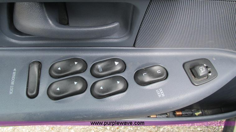 image for item I3235 2002 Ford Crown Victoria Police Interceptor