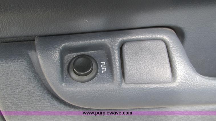 image for item I3235 2002 Ford Crown Victoria Police Interceptor