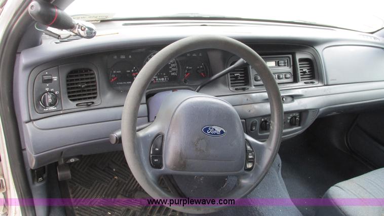 image for item I3235 2002 Ford Crown Victoria Police Interceptor