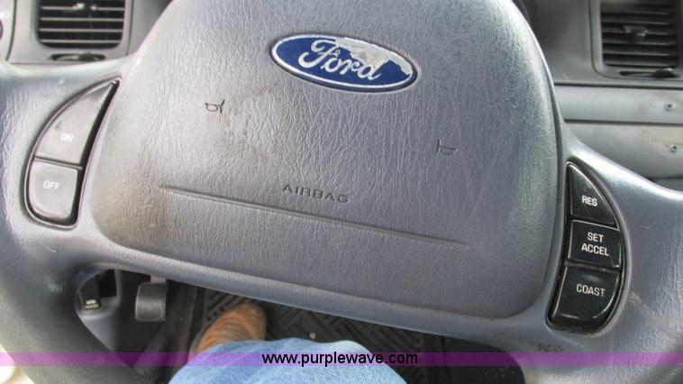 image for item I3235 2002 Ford Crown Victoria Police Interceptor