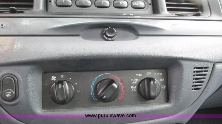 image for item I3235 2002 Ford Crown Victoria Police Interceptor