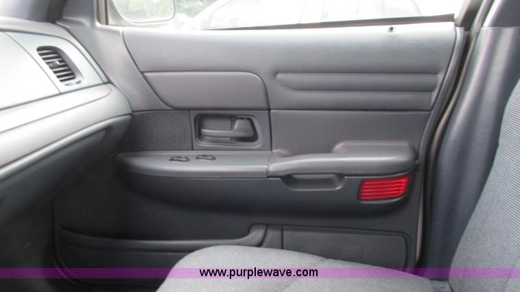 image for item I3235 2002 Ford Crown Victoria Police Interceptor