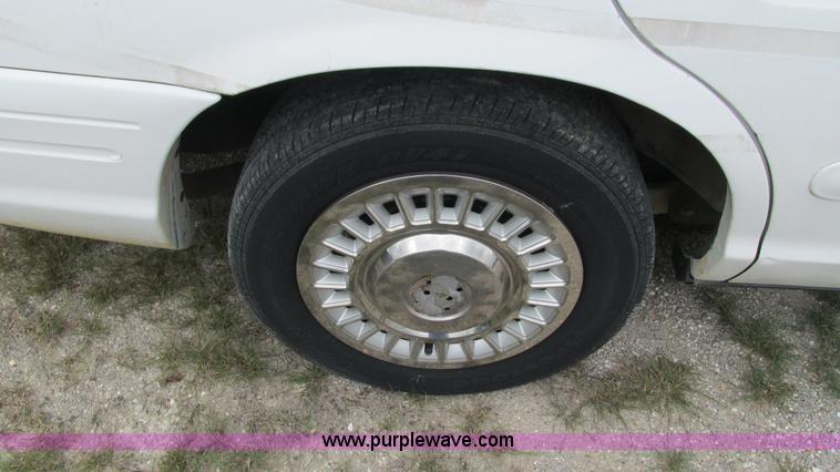 image for item I3235 2002 Ford Crown Victoria Police Interceptor