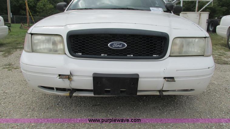 image for item I3235 2002 Ford Crown Victoria Police Interceptor