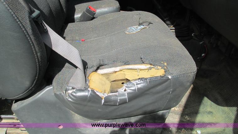 image for item I3236 2002 Chevrolet Silverado 3500 utility truck