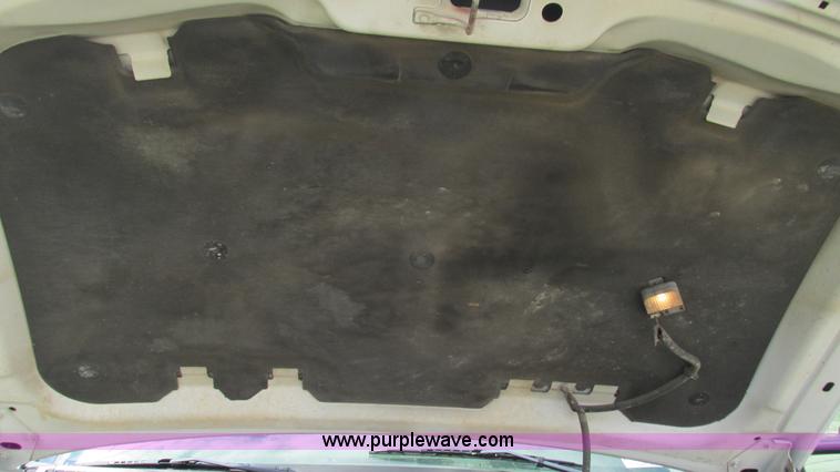 image for item I3236 2002 Chevrolet Silverado 3500 utility truck