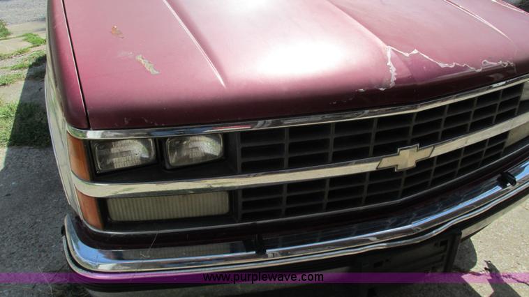 image for item I3241 1989 Chevrolet 1500 pickup truck
