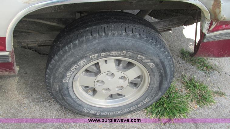 image for item I3241 1989 Chevrolet 1500 pickup truck