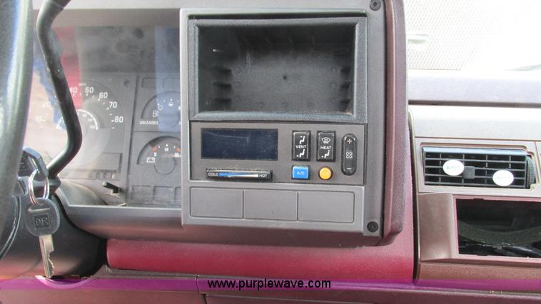 image for item I3241 1989 Chevrolet 1500 pickup truck