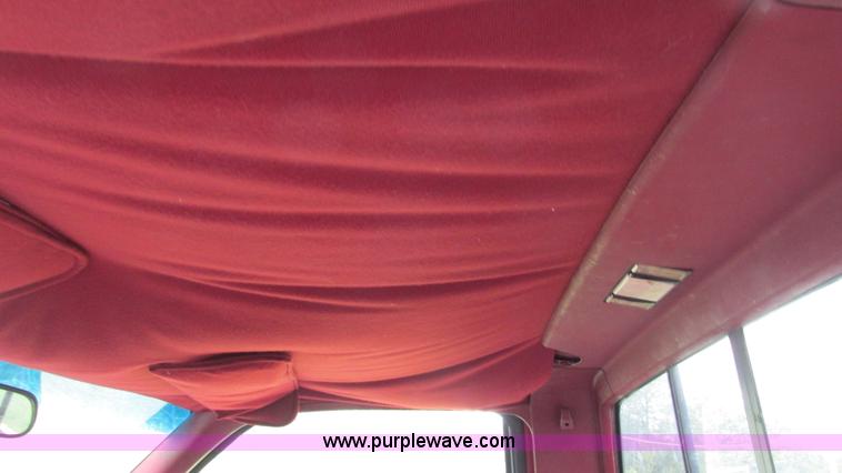 image for item I3241 1989 Chevrolet 1500 pickup truck