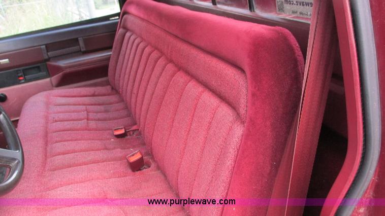 image for item I3241 1989 Chevrolet 1500 pickup truck