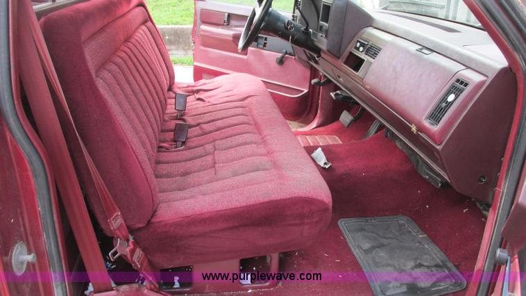 image for item I3241 1989 Chevrolet 1500 pickup truck