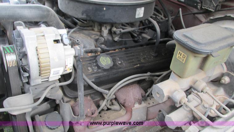 image for item I3241 1989 Chevrolet 1500 pickup truck