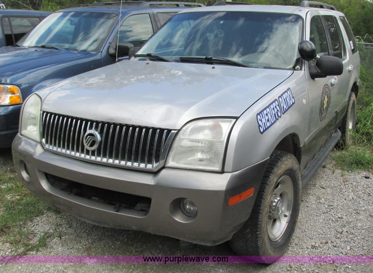 image for item I3242 2003 Mercury Mountaineer SUV