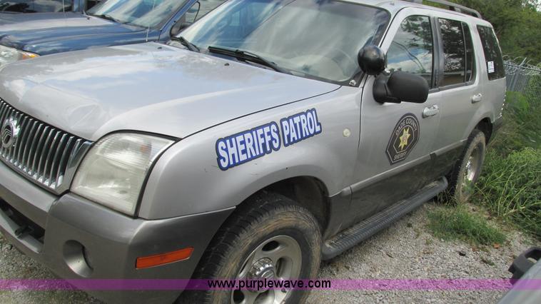 image for item I3242 2003 Mercury Mountaineer SUV